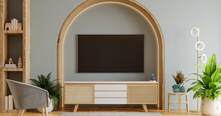 Meble pod telewizor – Jak efektywnie wykorzystać dodatkowe schowki i półki w aranżacji Twojego salonu?